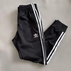 adidas ブラック トラックパンツ Sサイズ