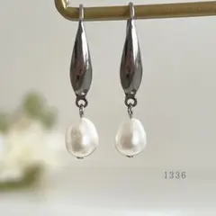 淡水パール　ピアス　ふにゃんと雫　真珠　サージカルステンレス　フック　フォーマル