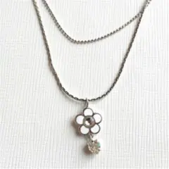 マリークワント 白い花のダブルチェーンネックレス