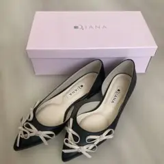 ダイアナ　リボン付きフラットシューズ 黒