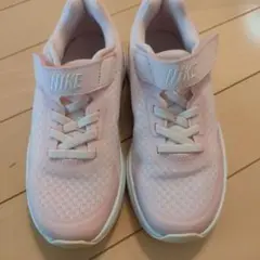 NIKE ピンク スニーカー　18cm