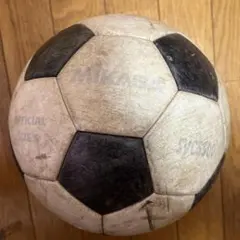 サッカーボール　ミカサ　SVC5500 白黒