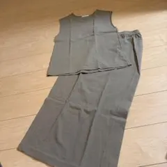 オリーブグリーン タンクトップとスカートセット