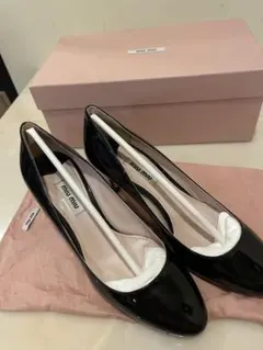 ミュウミュウ　エナメルパンプス