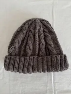 ケーブル編み　ニット帽