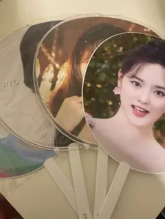 niziuりお　うちわ