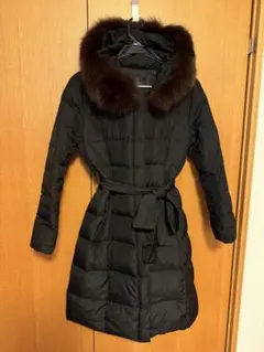 ジャスグリッティー　ファー付き黒ダウンロングジャケット