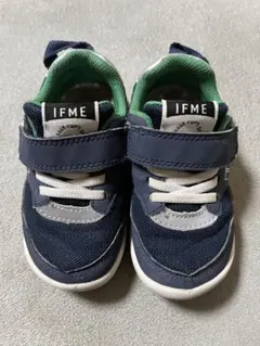 Item thumbnail for item 7fb09016-dafc-4bbc-a157-0ca0a2a3f84e