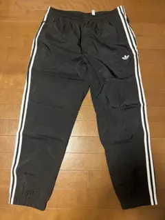 adidas ナイロンパンツ　黒　XL