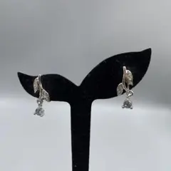 234ヴィンテージ ニナリッチ　リーフデザイン イヤリング 青色ストーン付き