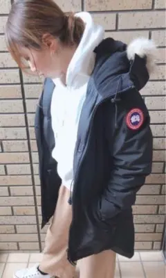 カナダグース ダウンジャケット