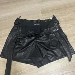 ZARA フェイクレザー ショートパンツ ベルト付き