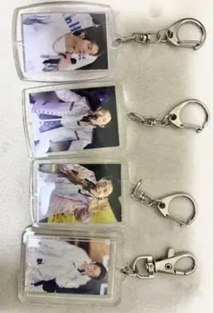 岸優太　ガチャ　フォトキーホルダー×4