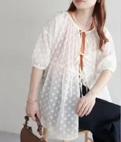 Discoat 【WEB限定】前後2WAYシアードットブラウス