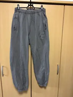 ブラックアイパッチ　グレー エンボスロゴ スウェットパンツ