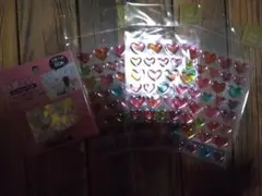 《DAISO・カラフルハート型シール 80枚入り・1p・プクプクシール3p》