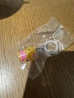 ハローキティ　めじるしアクセサリー　日焼け