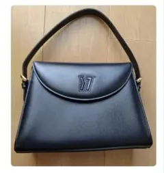 YUKI TORII 美品レザーバックのサムネイル