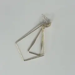 ゴールド おしゃれデザイン フープピアス