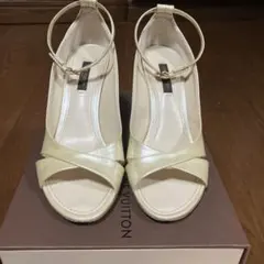 Louis Vuitton ウェッジヒールサンダル クリーム色