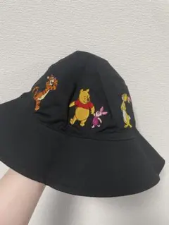 ディズニーストア　くまのプーさん　刺繍バケットハット 黒　リバーシブル