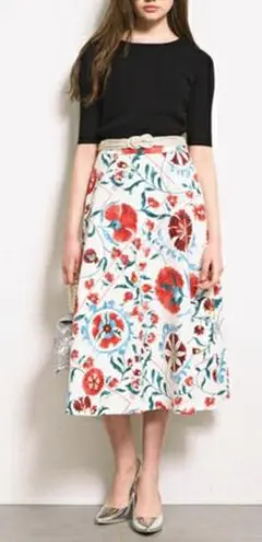 新品・タグ付き★LILY BROWN リリーブラウン★オリエンタル花柄スカートのサムネイル