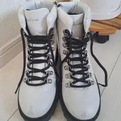 Skechers ホワイト ハイカットブーツのサムネイル