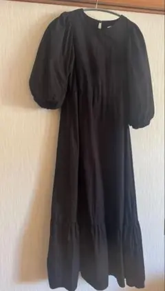 H&M 黒のパフスリーブロングワンピース