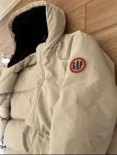 GAP フード付きベージュダウンジャケット