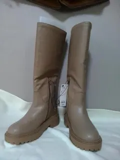 Item thumbnail for item 1a257340-0f61-4105-be22-4237e9068c47