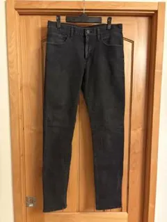 GU ブラック スリムフィットデニム