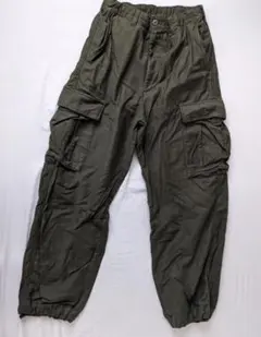 無印良品　紳士　洗いざらしイージーカーゴパンツ　Mサイズ　ダークグリーンのサムネイル