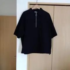 ブラック ジッパーポロシャツ風Ｍ　GU