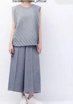 me イッセイミヤケ　ANGLE PLEATS SHIRT チャコールのサムネイル