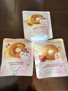 ちいかわシール付オリーブヤングベーグルチップス 3種セット　桜パッケージのサムネイル