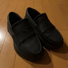 【お値引き♬】美品⭐︎PUMA ローファー（黒）24.5cmのサムネイル