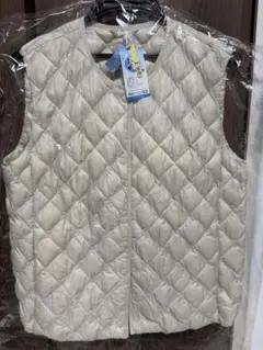 ユニクロ パフテックキルティングベスト/ウォームパデッド オフホワイト Lサイズ