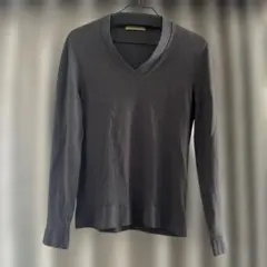 vネックセーター