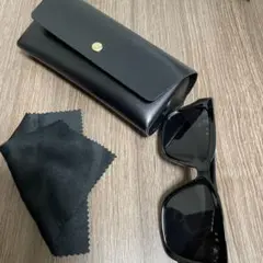 【最終値下げ❕】サングラス ブラック スクエア ケース・メガネ拭き付き