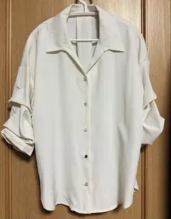 【匿名配送】Gleeful ボタン付き五分袖白シャツ Mサイズ 通勤服