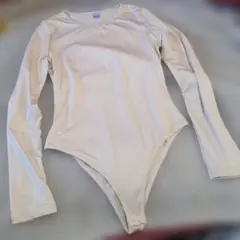ボディスーツ