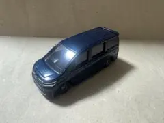 トミカ トヨタ ヴォクシー ミニカーのサムネイル