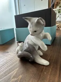 LLADRO リヤドロ　子供と猫のフィギュア リヤドロ LLADRO 驚いた仔猫ちゃん 5236 フィギュリン 置物 ネコ