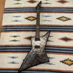 極美品/海外相場15万超Charvel DST-1FR / EMG搭載 ケース付 極美品/海外相場15万超Charvel DST-1FR / EMG搭載 ケース付 - メルカリ