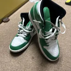 Nike グリーン/ホワイト ハイカットスニーカー