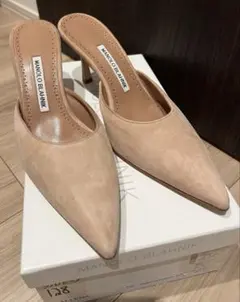 【未使用・アウトレット】MANOLO BLAHNIK ピンクベージュミュールのサムネイル