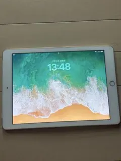 Apple iPad 第5世代 32GB 本体のサムネイル