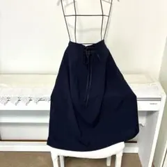 Rewde ルゥデ Aラインスカート ハリ感　ネイビー 上品　大人可愛いのサムネイル