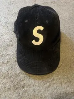 supreme ブラックコーデュロイキャップsロゴ