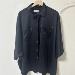 【匿名配送】アドラー　adrer黒 ボタン付きオーバーサイズシャツ